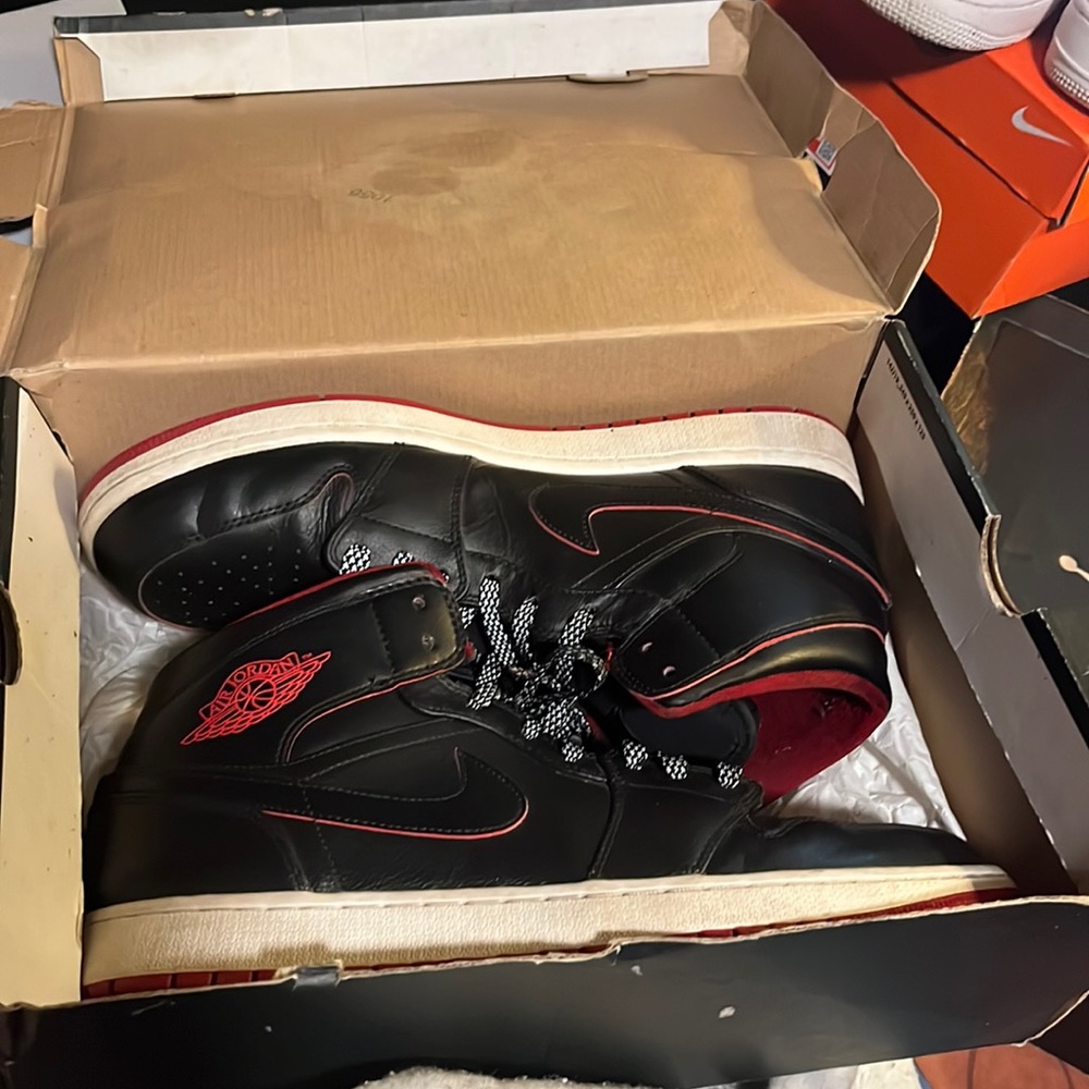 Jordan 1 Mid